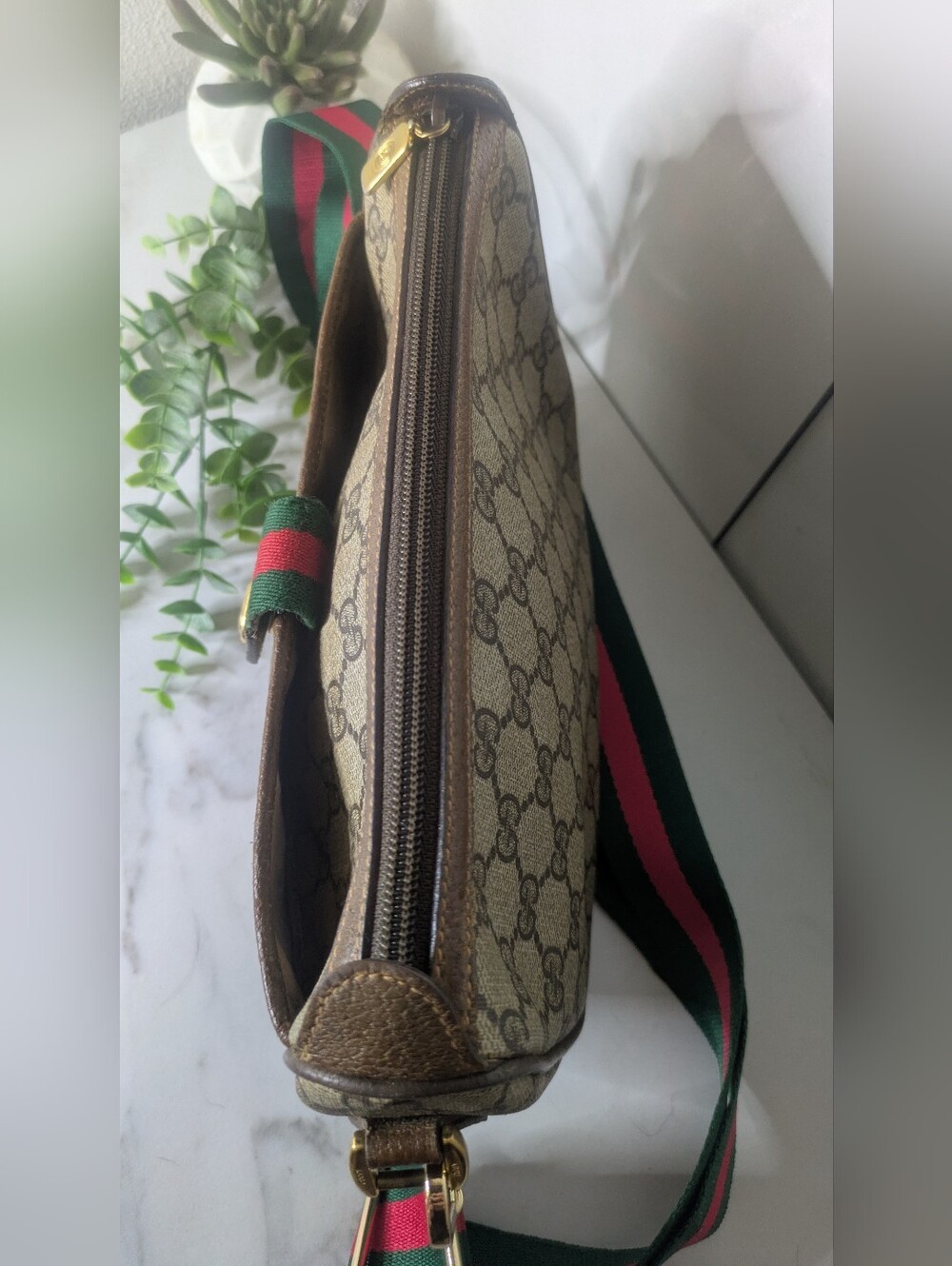 Gucci Supreme Canvas Crossbody Bag Purse - Picture 10 of 11